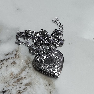 201 Stainless Steel Flower Embossed Heart Locket Pendant Necklaces FS-WG7690C-02-1
