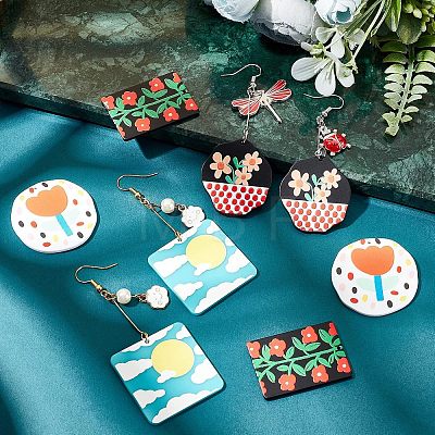 CHGCRAFT 16Pcs 4 Style Embossed Printed Acrylic Pendants MACR-CA0001-12-1