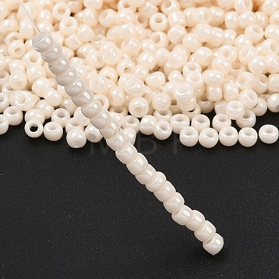 TOHO 8/0 Round Beads SEED-XTR08-0123L-1