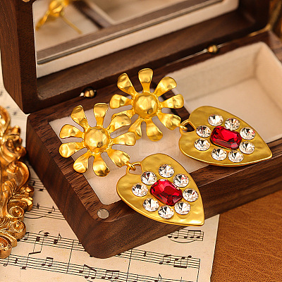 Flower with Heart Alloy Rhinestone Stud Earrings FS-WGA31FA-01-1