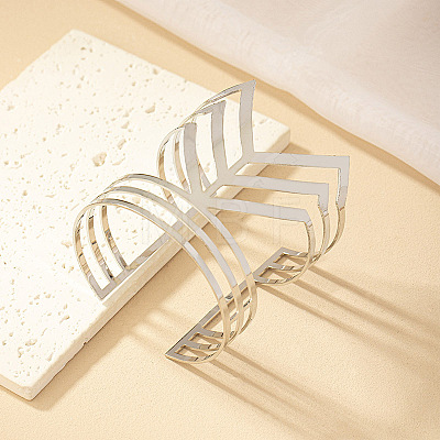 Fashionable Hollow Alloy Cuff Bangles for Women FS-WGDCE3E-02-1