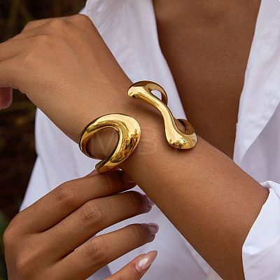 Elegant 304 Stainless Steel Fluid Shape Open Cuff Bangles for Women KV3982-1