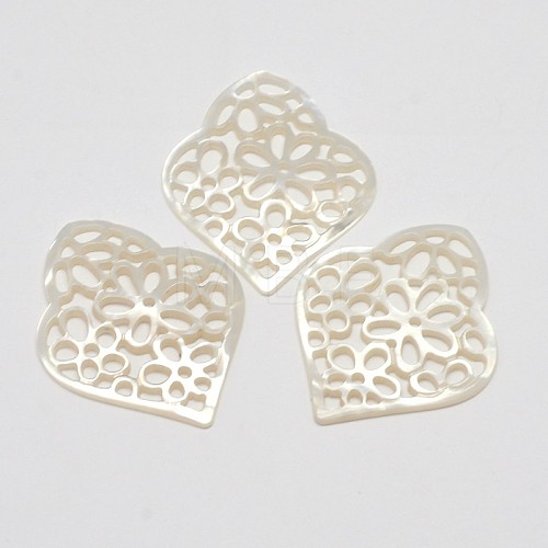 Natural Mother of Pearl Shell Flower Pendants SSHEL-L002-01-1