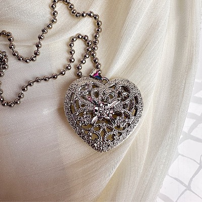 Vintage Alloy Hollow Heart Pendant Necklaces for Women Fashion Jewelry Gift LG2070-1